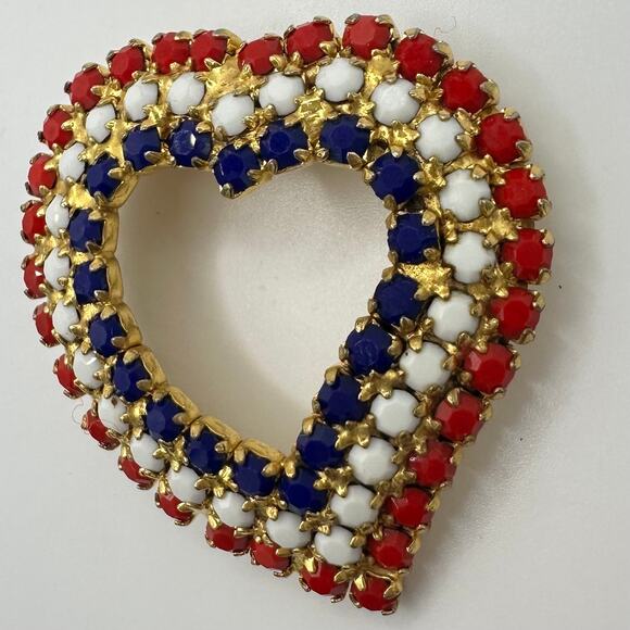 Vintage gold tone patriotic red blue white milk glass rhinestones heart brooch - Picture 4 of 6